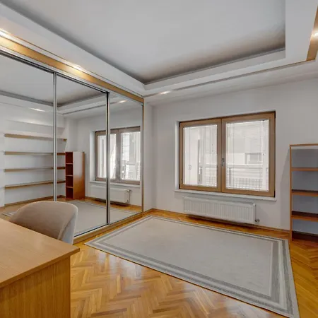 Apartment Cozy Floreasca Park Bucharest