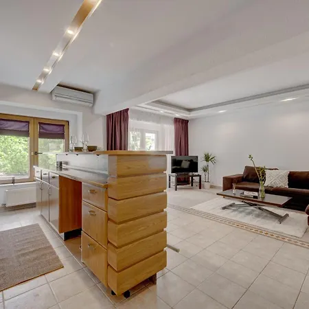 Cozy Floreasca Park Apartment *