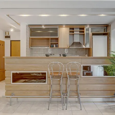 Apartment Cozy Floreasca Park Bucharest